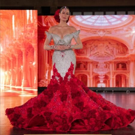 Finale Show: Leo Almodal + Featured Designers - VIP - Front Row